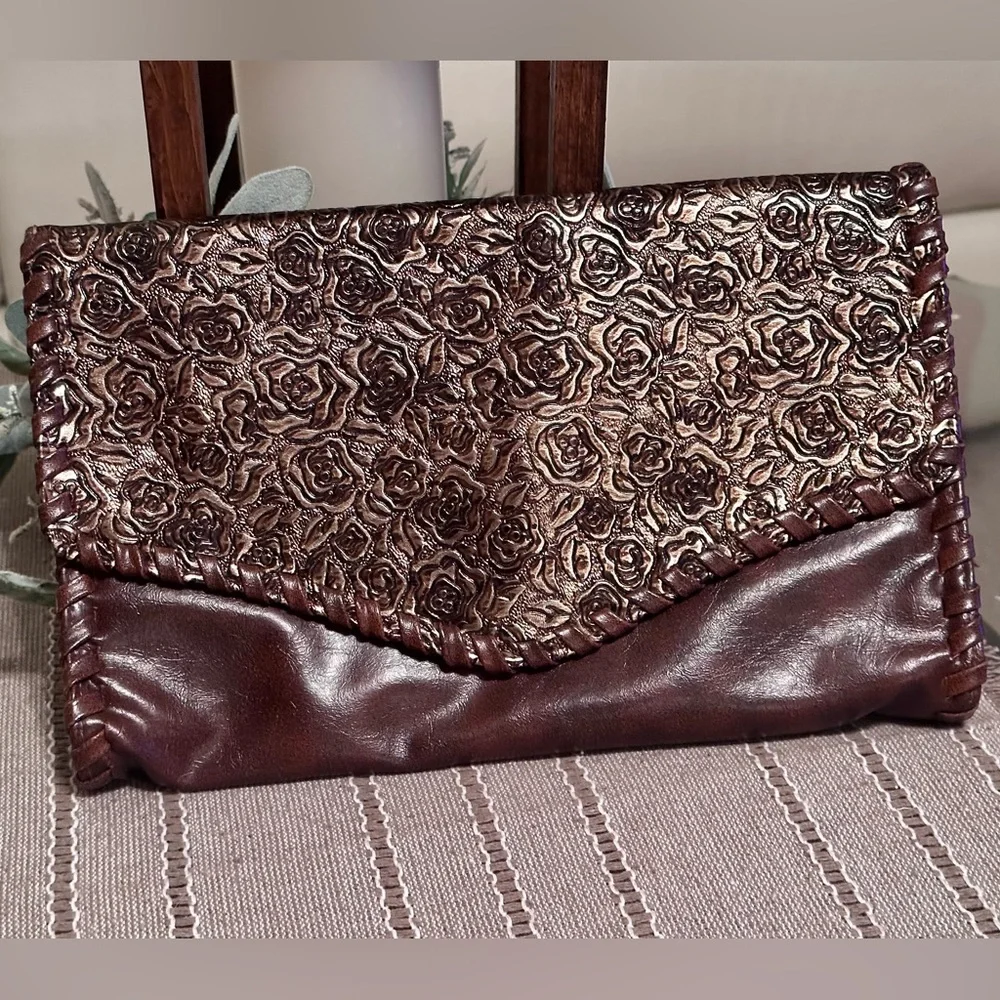 Twentyone | EUC Brown Boho Faux Leather Envelope Clutch Metallic Floral Accent